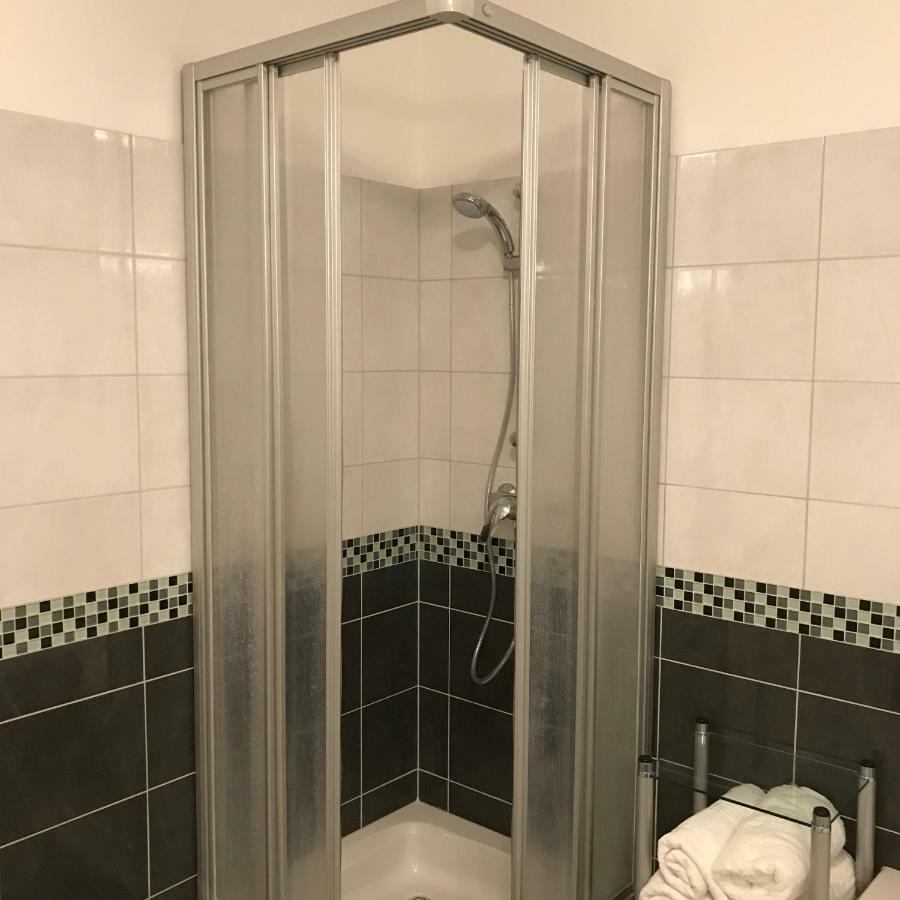 Lg Lovely Apartment 施托克劳 外观 照片